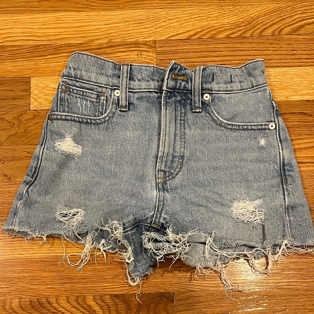 Madewell Frayed Hem Jean Shorts - Blue